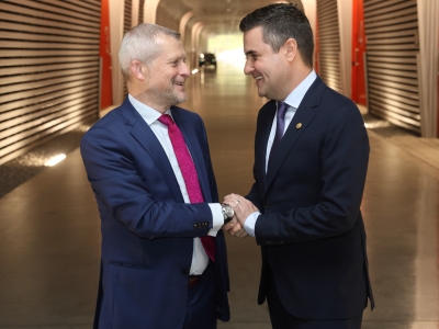 El nuevo Director General de BASQUEVOLT, Pablo Fernández-Santos, mantiene un primer encuentro informal con el Consejero de Industria Mikel Jauregi